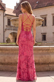 Vestido largo de graduación con tirantes finos de sirena fucsia con tirantes finos