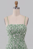 Vestido de Homecoming verde bodycon escote cuadrado con flecos de lentejuelas y bajo asimétrico con volantes