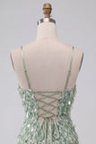 Vestido de Homecoming verde bodycon escote cuadrado con flecos de lentejuelas y bajo asimétrico con volantes