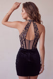 Corsé negro con capestro de terciopelo fruncido y escote en V profundo vestido de bienvenida con bordado