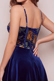 Corsé de terciopelo azul marino con estampado floral vestido de bienvenida