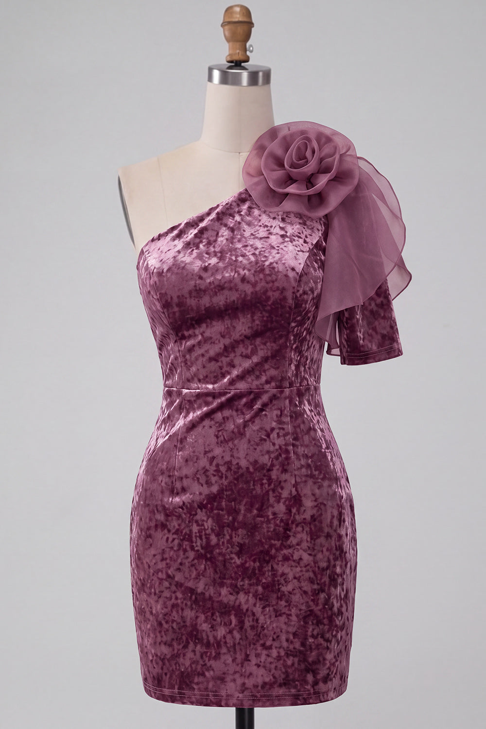 Vestido de cóctel vintage de terciopelo malva con un solo hombro y flor 3D