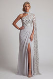Vestido de madre de la novia de vaina gris, cuello alto y un hombro largo