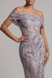 Vestido de madre de novia con funda lila sobre el hombro, lentejuelas laterales, abertura lateral