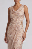 Vestido de madre de la novia, cuello de capucha funda y funda champán, con abertura lateral