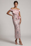 Vestido de madre de la novia con una funda rosa claro sobre el hombro, lentejuelas de largo té, con drapeado