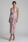 Vestido midi de madre de la novia con capestro de funda rosa claro y cuentas