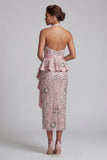 Vestido midi de madre de la novia con capestro de funda rosa claro y cuentas