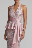 Vestido midi de madre de la novia con capestro de funda rosa claro y cuentas