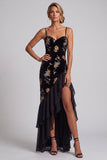 Bordado floral de terciopelo negro, lentejuelas Vestido asimétrico de Madre de la novia con abertura de volantes
