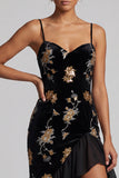 Bordado floral de terciopelo negro, lentejuelas Vestido asimétrico de Madre de la novia con abertura de volantes