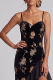 Bordado floral de terciopelo negro, lentejuelas Vestido asimétrico de Madre de la novia con abertura de volantes