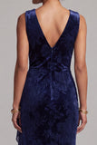 Vestido largo de madre de la novia Jacquard de terciopelo marino marino oscuro con escote en V y faja drapeada