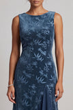 Vestido de madre de la novia asimétrico de Madre de la novia azul marino azul marino con cuello bateau oscuro y jacquard
