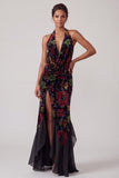 Vestido largo de madre de la novia con escote de terciopelo húper y vaina arrugada