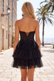 Vestido de bienvenida a casa sin tirantes de línea Fucsia A con apliques de encaje