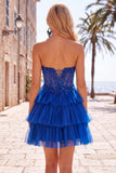 Vestido de bienvenida a casa sin tirantes de línea Fucsia A con apliques de encaje
