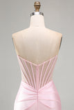 Corsé rosa transparente, vestido corto de satén fruncido y corto de bienvenida con cuentas