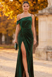 Vestido formal largo de un hombro con cuentas y funda verde oscuro asimétrico