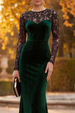 Vestido formal Maxi de manga larga con cuello ilusión de terciopelo verde oscuro y encaje