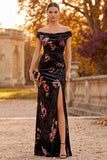Vestido formal maxi de terciopelo descubierto al hombro con abertura lateral