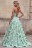 Vestido largo de graduación floral de graduación verde claro de tirantes sin tirantes