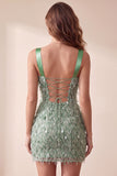 Vestido de cóctel corto con plumas verde Bodycon cuello cuadrado y lentejuelas