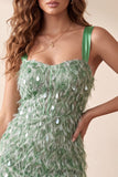 Vestido de cóctel corto con plumas verde Bodycon cuello cuadrado y lentejuelas