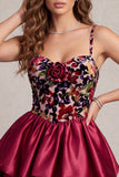Corsé rojo de terciopelo burbuja con vestido corto de línea A con volantes y flor 3D