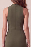 Sirena Oliva con cuello alto y tul bajo vestido formal midi