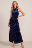 Vestido formal Maxi de capucha azul marino con escote alto y bajo de terciopelo con drapeado