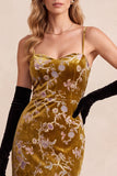 Vestido formal Maxi de tirantes finos de dorado mostaza con de terciopelo