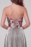 Vestido formal Maxi de terciopelo gris sin tirantes de terciopelo A-Line con encaje en la espalda