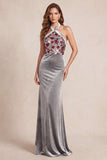 Vestido formal largo de terciopelo con cuello halter de sirena gris