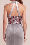 Vestido formal largo de terciopelo con cuello halter de sirena gris