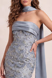 Vestido formal de cola sin tirantes con flecos y sirena azul polvoriento