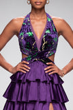 Vestido largo de graduación de terciopelo de satén con volantes y recorte morado con recorte morado
