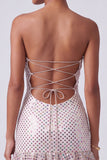 Vestido largo de graduación con abertura de cerrojo sin tirantes con volantes y lentejuelas