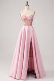 Vestido de graduación largo de satén rosa sin tirantes florales con abertura lateral