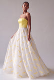 Vestido largo de graduación sin tirantes de satén amarillo A-Line