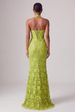 Vestido largo de graduación con bordados de sirena verde con cuello caber y lentejuelas