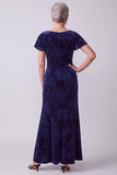 Vestido largo de madre de novia, mangas de terciopelo azul marino con cuello bateau, mangas florales con aleteo