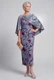 Vestido de madre de la novia de terciopelo floral gris con vaina de satino de bateau con capa