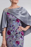 Vestido de madre de la novia de terciopelo floral gris con vaina de satino de bateau con capa