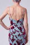 Vestido largo de sirena de terciopelo en V azul lago con capa