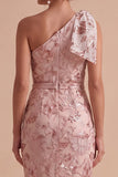 Vestido de invitado Maxi de invitado de boda con lazos de un solo hombro y funda rosa con lazo.