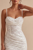 Corsé blanco, escote con capucha fruncido, tirantes finos, vestido blanco corto