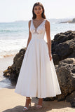 Vestido de novia blanco de escote en V con encaje apliqueado hasta el largo del té