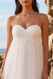 Vestido de novia blanco de tul de tul tirante sin tirantes y largo para el té con apliques