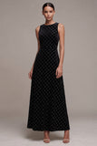 Vestido de terciopelo largo negro de cuello redondo y escote en A